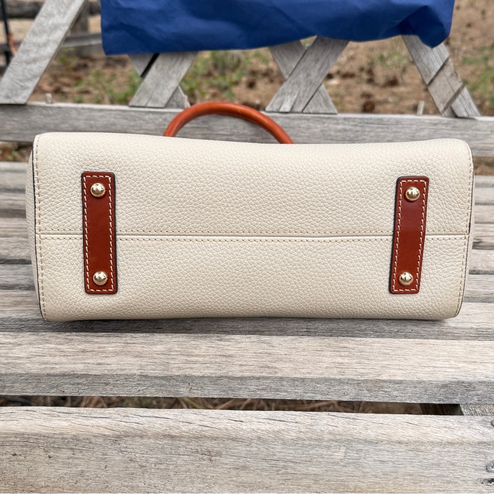 EUC Dooney & Bourke Cara Tote - Picture 5 of 13